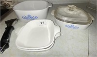 4 Corningware dishes, handle, 1 lid