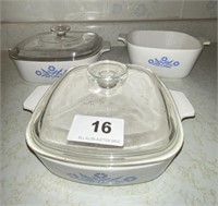 3 Corningware dishes, 2 lids