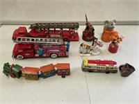 Selection Vintage Tin Toys etc