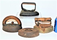 4 Antique Sad Irons w Mrs. Potts Size 1, Howell