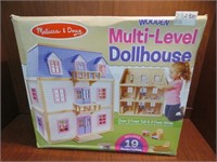 MELISSA & DOUG MULTI LEVEL DOLL HOUSE