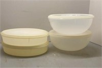 Tupperware bowls-clear with lids