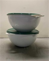 2 Large Tupperware bowls w/ lids