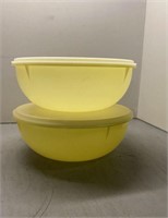 Tupperware bowls with lids- yellow set of 2