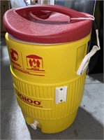 Igloo Cooler/Dispenser w/ Gatorade Mix