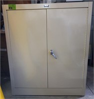Hallowell storage locker with 2 shelves 36×18×42.