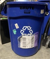 Rubbermaid Recycle Can