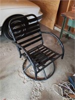 Outdoor/patio metal rubber chair. Swivel.