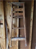 4 ft wooden ladder.
