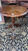 Oval Pine Lamp Table