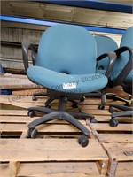 2 desk chairs nice condition