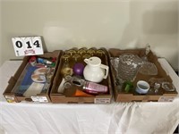 Miscellaneous kitchen lot.