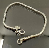 Sterling silver bracelet. Total weight approx 9.1