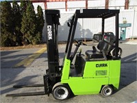 Clark GCS15 3000 lb Forklift