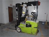 Clark  Electric 3-Wheel Forklift (SEE NOTE)