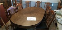 Broyhill Oval Table, 1 Leaf, Table Pads, 2 Arm