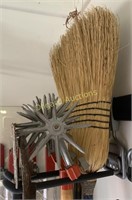 Broom, garden easel, edger and more