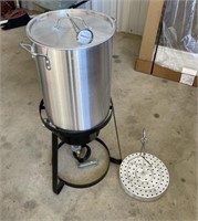 Outdoor LP Fryer, W/ Kettle and Strainer