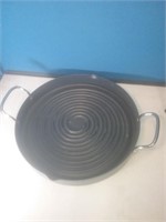 New round slotted grill pan great for fish on t