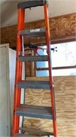 Louisville 6-Foot Fiberglass Ladder