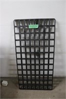 50 by 25 by 1.5 Poly/Plastic Grate