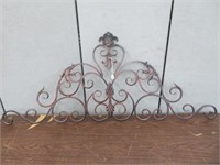 METAL WALL HANGING