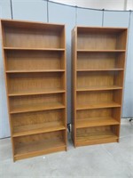 PAIR OAK BOOKCASES (APPROX. 6.5' X 2.5')