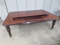 MAHOGANY VICTORIAN STYLE DINING TABLE W/ 3 LEAVES