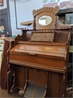 1890 Pump Organ (Walnut)