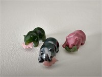 Adorable Micro Trio Of Soap Stone Bears With Fish