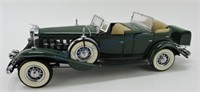 1932 Cadillac V16 1/24 die cast car, Danbury Mint