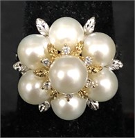 BEAUTIFUL 14K WHITE GOLD RING WITH PEARL CLUSTER (