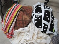 2 dominoe Afghans-1 stripe-2 pillows-+++