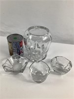 4 morceaux en verre cristal signés