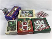 6 ensembles d'ornaments de Noel dont en verre