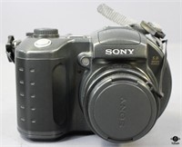 Sony Digital Still Camera w/Bag
