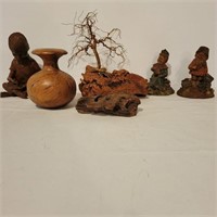 Various wood type decorative items