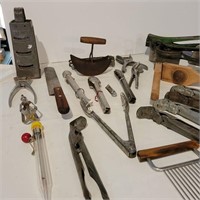 Various vintage kitchen gadgets