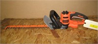Black and Decker Electric Hedge Trimmer (works)
