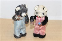 PAIR OF VINTAGE DRINK POURING BEARS W/KEYS ASIS