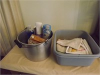Bucket/Cleaning Supplies