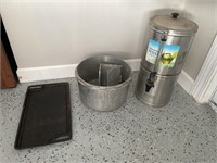 Metal Kitchenware Items