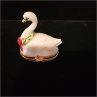 Limoges swans a swimming box