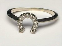 10kt White Gold Ring with Clear Stones size 7.5