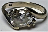 14kt Yellow Gold Ring with Clear Stone