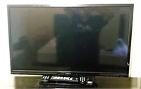 Insignia 32" TV on Stand with Remote