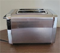 Hamilton Beach toaster.