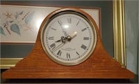 Quartz Westminister Chime mantle clock.