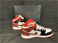 Nike Air Jordan 1 MID (GS) size 6 youth shoes in
