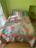 Beautiful Colorful Full Quilt & Pillow Shams